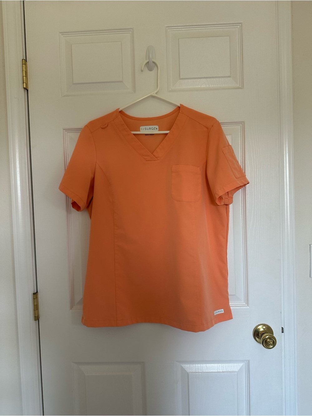 Uniform Advantage Resurge Crystal Scrub Top